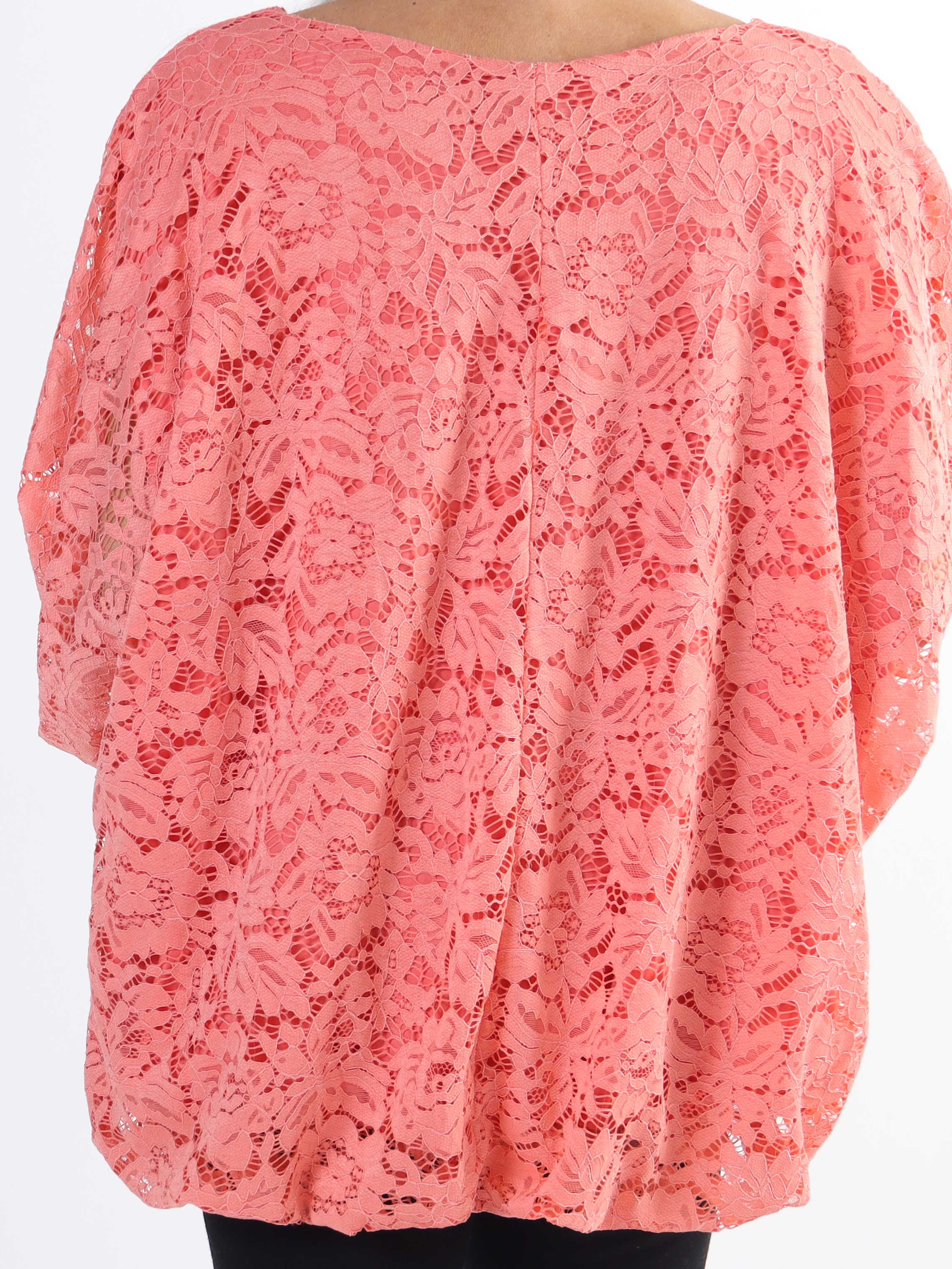 Destiny Lace - Plus size spetsblus med fladdermusärmar